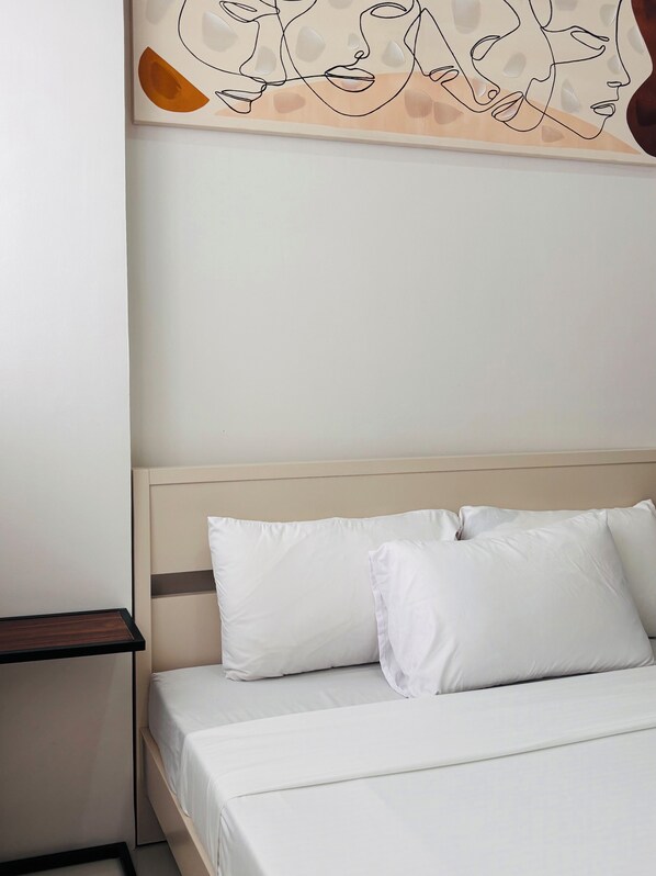 1 chambre, fer et planche à repasser, accès à Internet, literie fournie