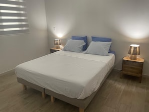2 chambres, fer et planche à repasser, Wi-Fi, draps fournis