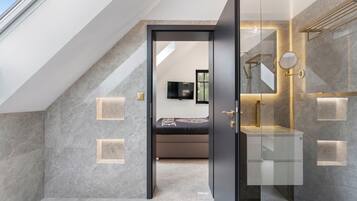 5 Schlafzimmer, Schreibtisch, Internetzugang