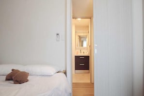 Colchones con efecto memoria y escritorio