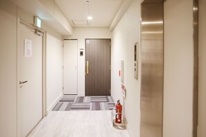 Lobby - DL SHINSAIBASHI (Osaka)