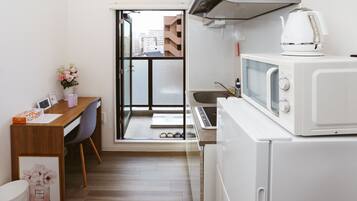 40-inch flat-screen TV with digital channels