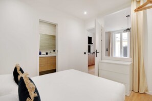 1 bedroom, desk, iron/ironing board, WiFi