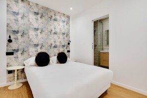1 bedroom, desk, iron/ironing board, WiFi