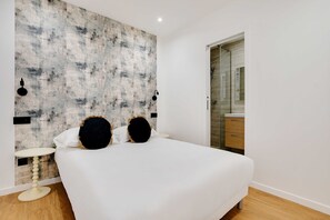 1 bedroom, desk, iron/ironing board, WiFi