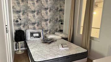 1 bedroom, iron/ironing board, internet, bed sheets