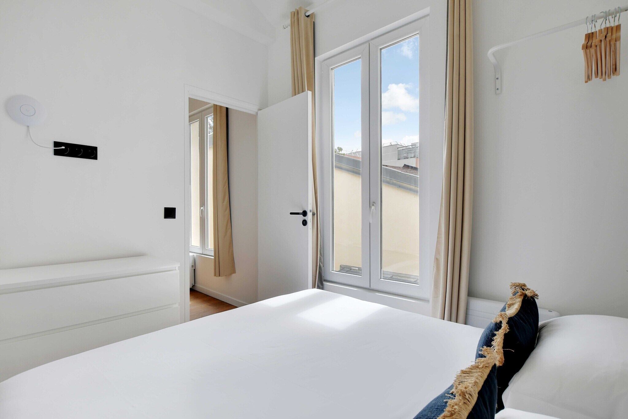 1 chambre, bureau, fer et planche à repasser, Wi-Fi gratuit