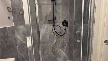 Apartment, 1 Bedroom, Smoking, Balcony | Bathroom