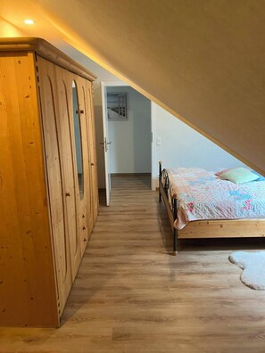 3 chambres, lit parapluie, Wi-Fi gratuit, draps fournis