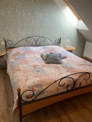 2 habitaciones, wifi gratis y ropa de cama