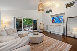 TV connectée, cheminée