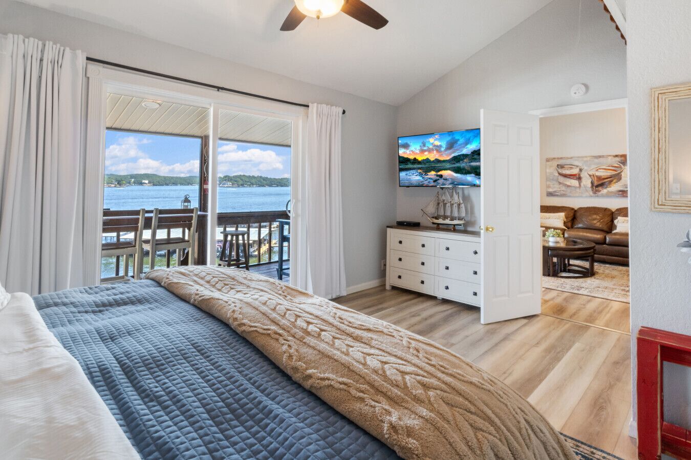 2 bedrooms, desk, iron/ironing board, free WiFi