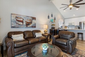 Smart TV y chimenea 