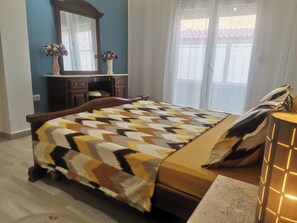 2 bedrooms, free WiFi, bed sheets - Self-contained apartment in villa (Tipaza)