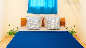 Standard Double Room | Desk, laptop workspace, free WiFi