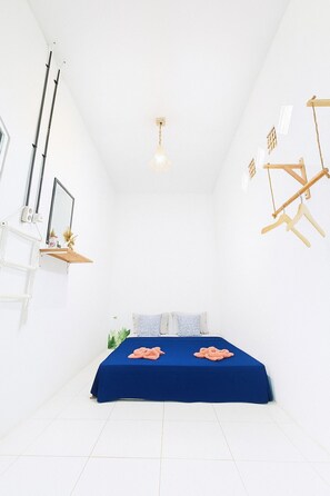 Standard Double Room | Desk, laptop workspace, free WiFi - Casa De' Summer Banyuwangi (Banyuwangi)