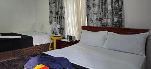 4 bedrooms, iron/ironing board, Internet