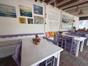 Daily buffet breakfast (TRY 500 per person)