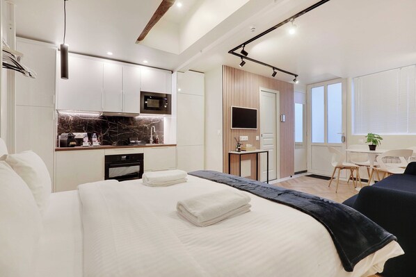 Apartment | 1 Schlafzimmer, laptopgeeigneter Arbeitsplatz, Bügeleisen/Bügelbrett