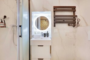 Apartment | Bathroom