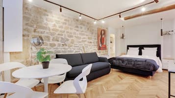 Apartment | 1 bedroom, laptop workspace, iron/ironing board, bed sheets