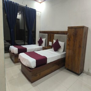 Premium bedding, free WiFi, bed sheets - Om Sai Residency Ulwe Navi Mumbai (Panvel)