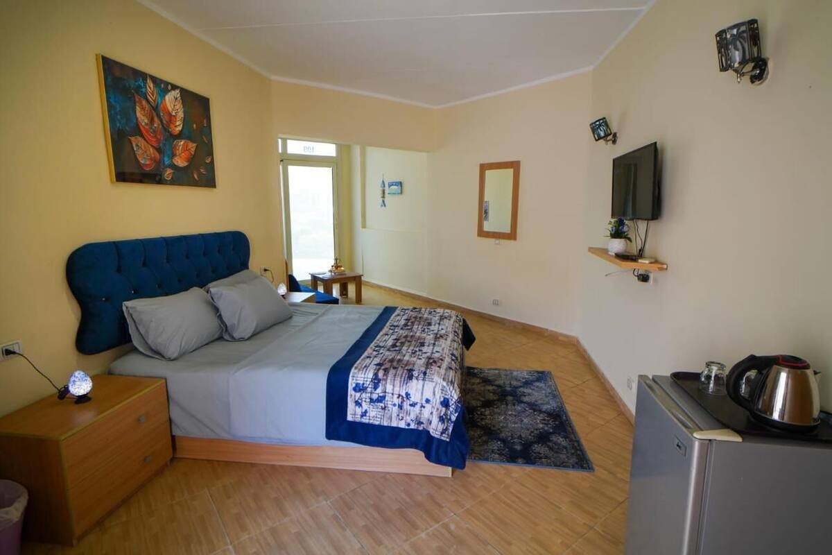 Standard Triple Room | Bathroom | Towels, soap, shampoo, toilet paper