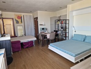 1 dormitori, planxa i posts de planxar, wifi i roba de llit 