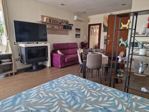 Televisor i llar de foc 