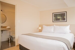 2 makuuhuonetta, silitysrauta/-lauta, Wi-Fi, vuodevaatteet