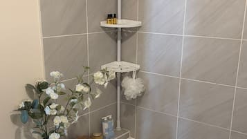 Towels, soap, shampoo, toilet paper