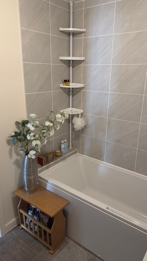 Towels, soap, shampoo, toilet paper
