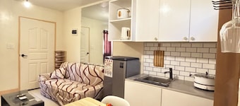 2BR with AC Townhouse near airport FREE WIFI