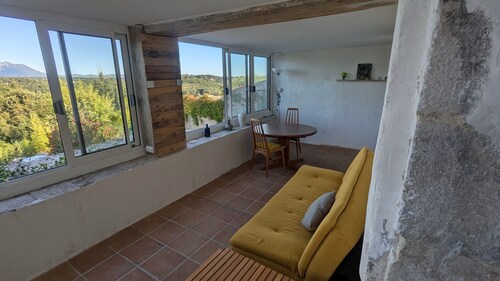 Apartment with panoramic views and terrace, close to Verdon canyon & Moustier