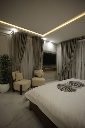 Royal Suite, 2 Bedrooms | Free WiFi