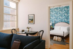 Téléviseur, bureau