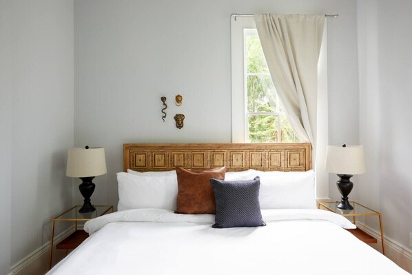 4 عدّة غرف نوم ومكتب ومكواة/لوح كي وواي فاي مجانًا