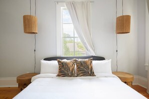 4 bedrooms, desk, iron/ironing board, free WiFi