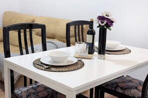 Dining - Cozy apartment close to the beach in Alicante (Alicante (Alacant))