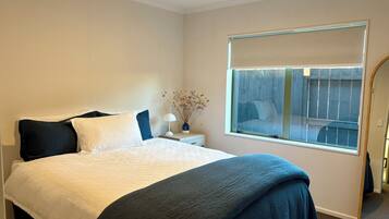 3 bedrooms, WiFi, bed sheets