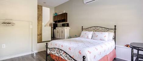 1 bedroom, WiFi, bed sheets