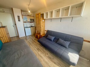 TV - Studio 3 pers, slopeside with balcony (Les Adrets-Prapoutel)