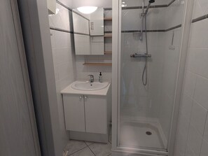Bathroom - 2-Room Apartment - 6 guests, balcony, Les Adrets-Prapoutel (Les Adrets-Prapoutel)