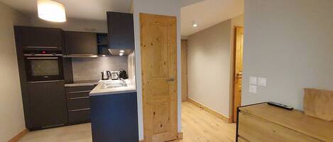 Kühlschrank, Mikrowelle, Geschirrspüler