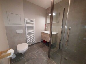 Hårføner og håndklær