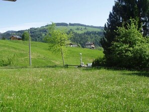 Property grounds - Apartment for 6 on slopes, balcony with view (Notre-Dame-de-Bellecombe)