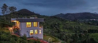 Heavenly Hills | Hill View Resort | 4 Bedroom | Attached Living and Balcony