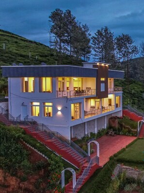 Exterior - Heavenly Hills | Hill View Resort | 4 Bedroom | Attached Living and Balcony (Kotagiri)