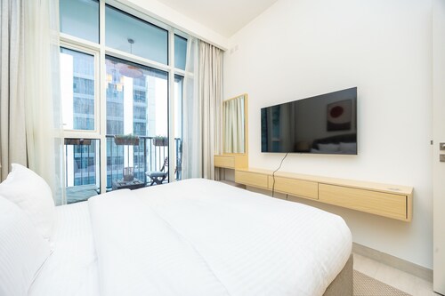 Bloomfields Stylish 1BR The Bridges 