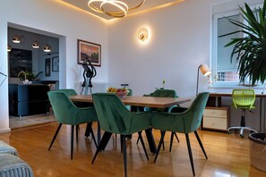 Dining - Elisabeth Seaview Apartment- Elegant Stay near Opatija (Rijeka)